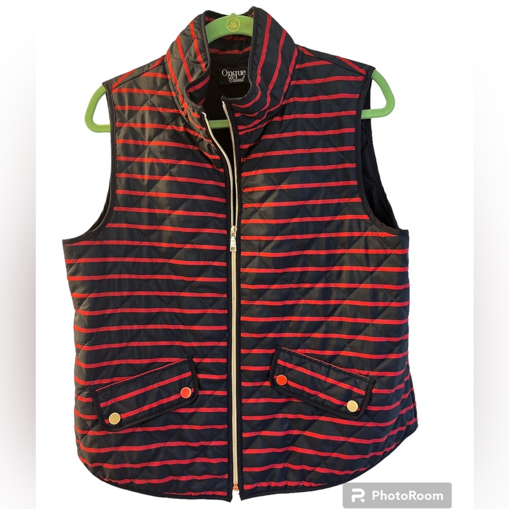 Onque Casuals women’s  L lightweight quilted puffer vest. Navy and Red